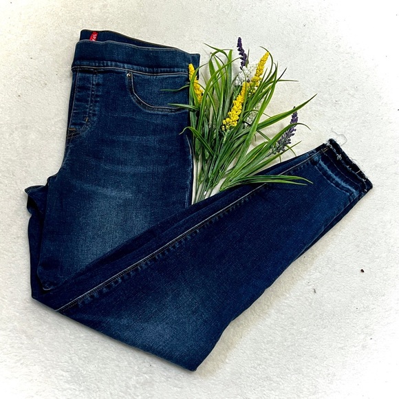 SPANX Medium Wash Semi-Distressed Pull-On Skinny Jean - Medium (30") - Picture 1 of 12